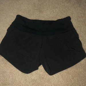Black LULU Speed Up Short 4”